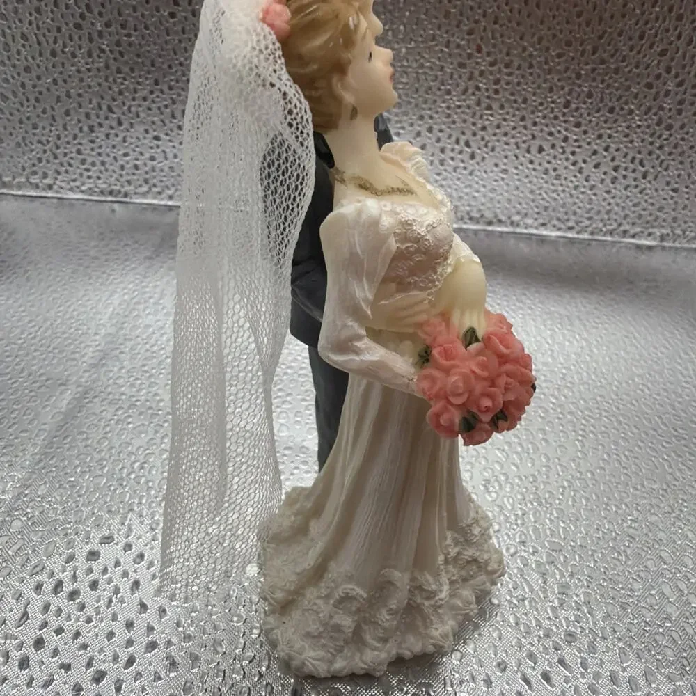 Wedding Cake Topper with Bride and Groom 4.25” Real Fabric Veil